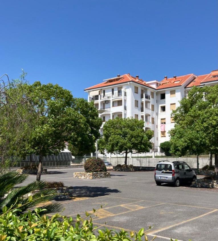 Aria Luce Mare Apartment San Bartolomeo Al Mare Exterior photo